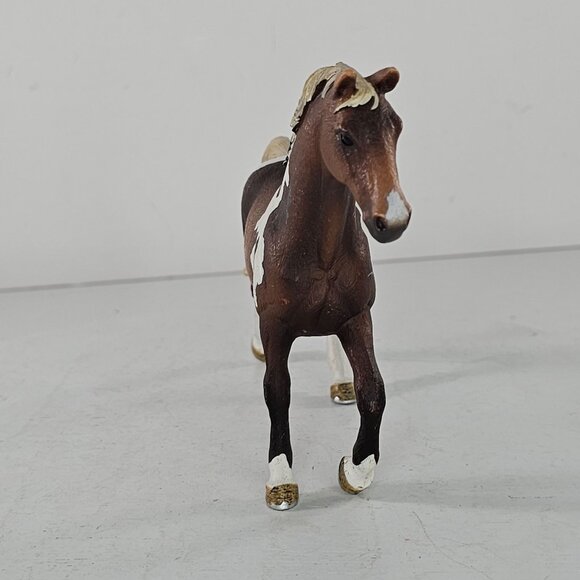 Schleich Trakehner Stallion Pinto Horse #13756 - Picture 3 of 8